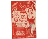 Une fleur sur l'oreille